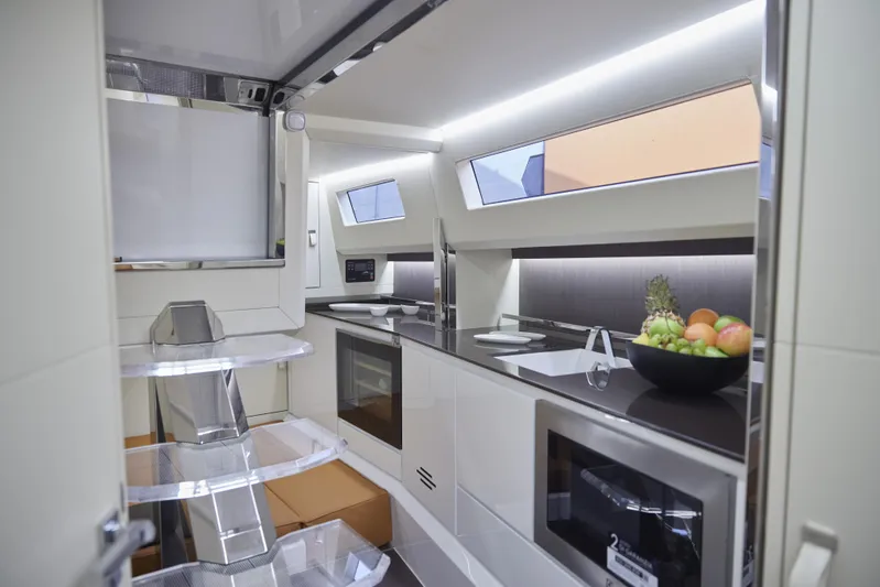 Reaper 7 Yacht Photos Pics 