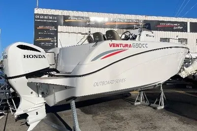 2023 Rodman 690 CC Ventura