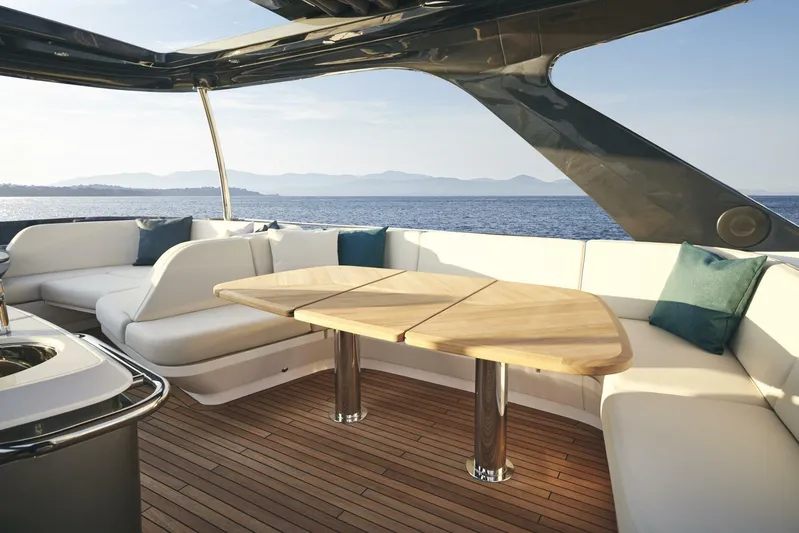  Yacht Photos Pics 2026 Princess F65 - Flybridge