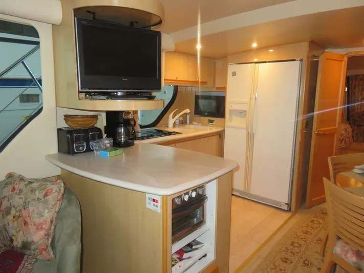 Just Us Yacht Photos Pics 