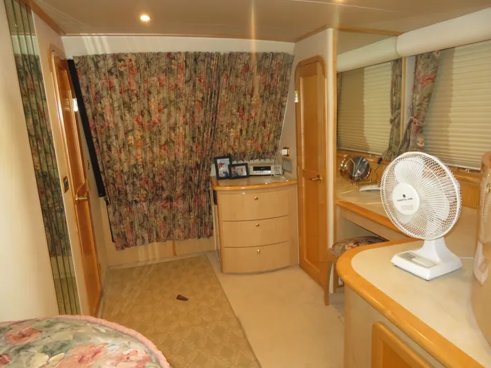 Just Us Yacht Photos Pics 