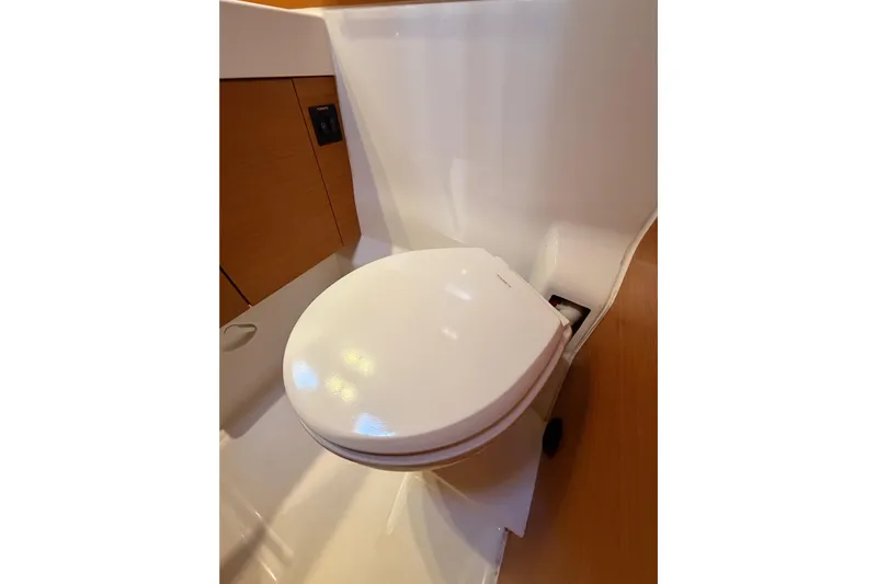 Leah Yacht Photos Pics 2014 Jeanneau Sun Odyssey 469 yacht bathroom with modern toilet design.