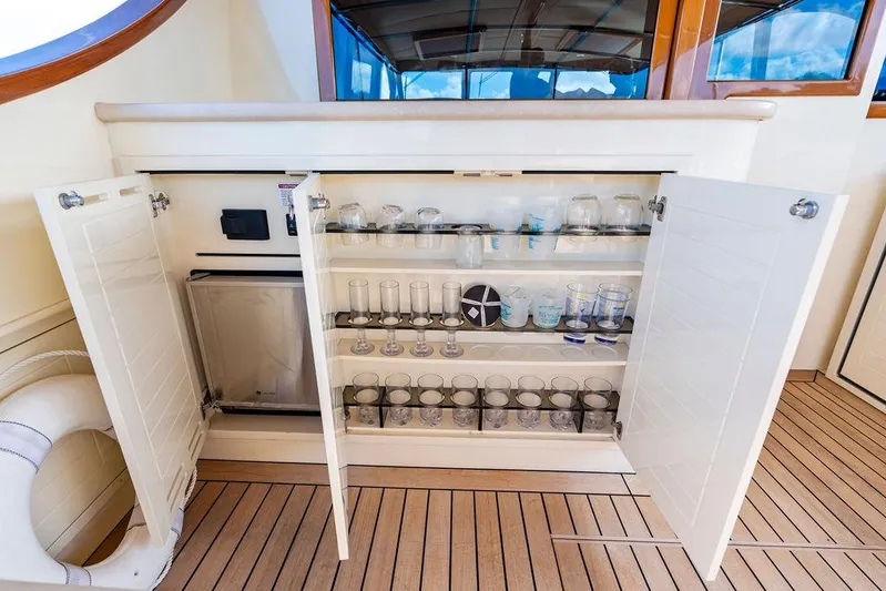 Tutto Bene Yacht Photos Pics 