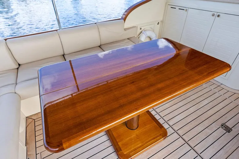 Tutto Bene Yacht Photos Pics 