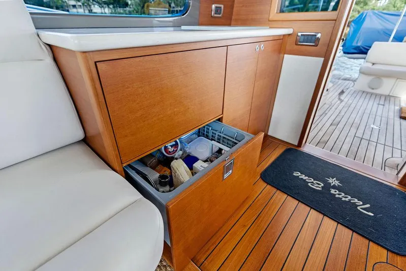 Tutto Bene Yacht Photos Pics 