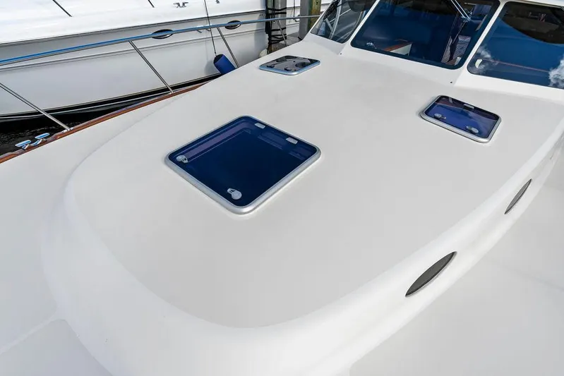 Tutto Bene Yacht Photos Pics 