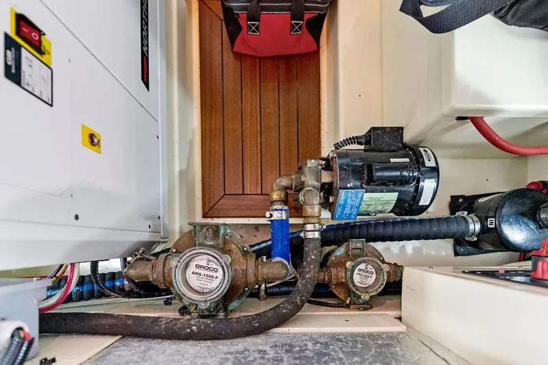 Tutto Bene Yacht Photos Pics 