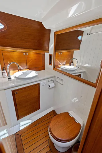 Tutto Bene Yacht Photos Pics 