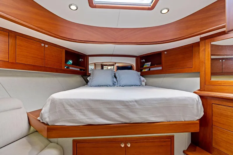 Tutto Bene Yacht Photos Pics 