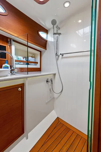 Tutto Bene Yacht Photos Pics 