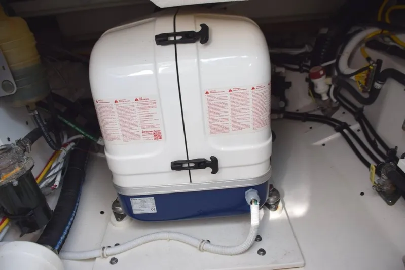 Erika Ray Yacht Photos Pics Fisher-Panda 5kW diesel generator