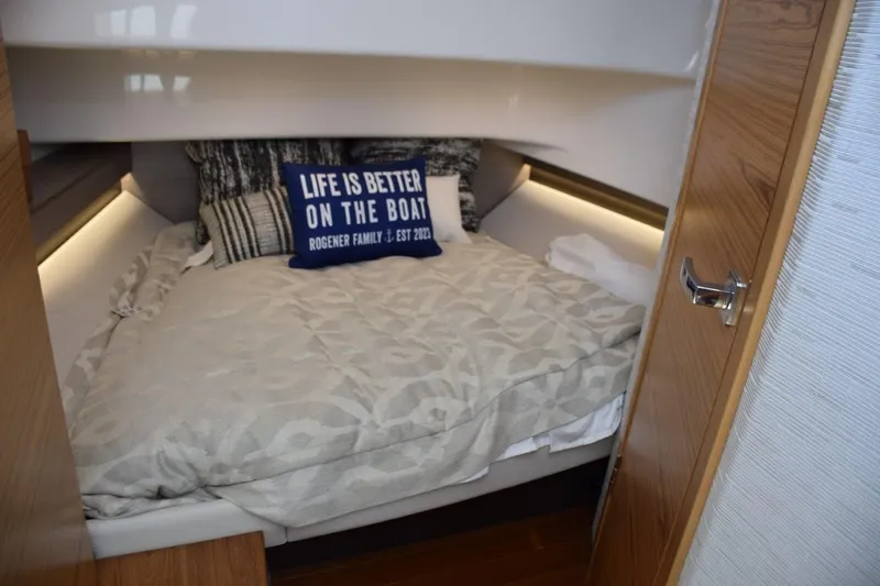 Erika Ray Yacht Photos Pics Double berth in cabin, head door starboard