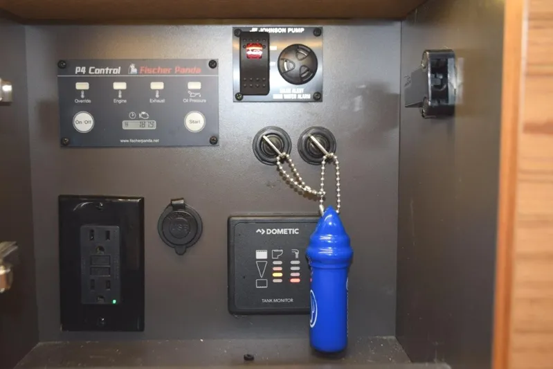 Erika Ray Yacht Photos Pics Engine keys, gen panel, high water alarm, water and holding tank level indicator