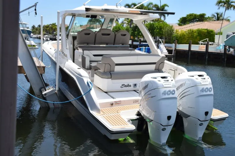 Erika Ray Yacht Photos Pics Underwater lights