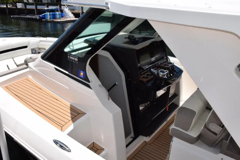 Erika Ray Yacht Photos Pics Side Entry with step and handle for easy boarding portside