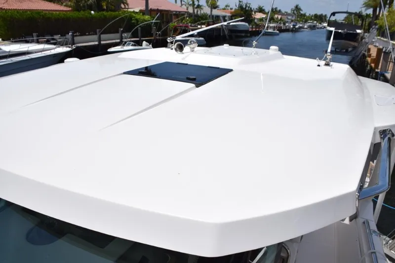 Erika Ray Yacht Photos Pics clean hardtop - air draft 8 foot and 7 inches