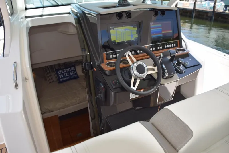 Erika Ray Yacht Photos Pics Cabin door sides away under console when open