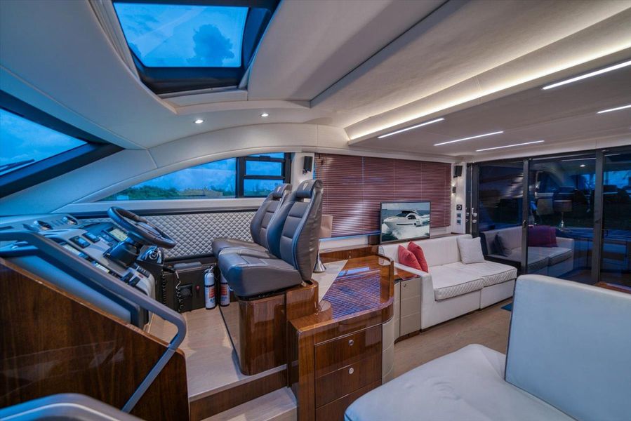 2017 Fairline 53