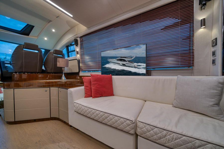 2017 Fairline 53
