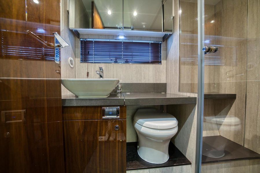 2017 Fairline 53