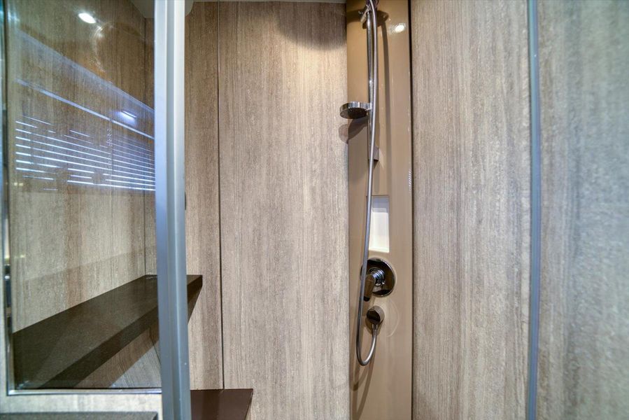 2017 Fairline 53