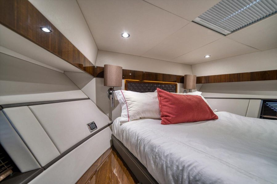2017 Fairline 53