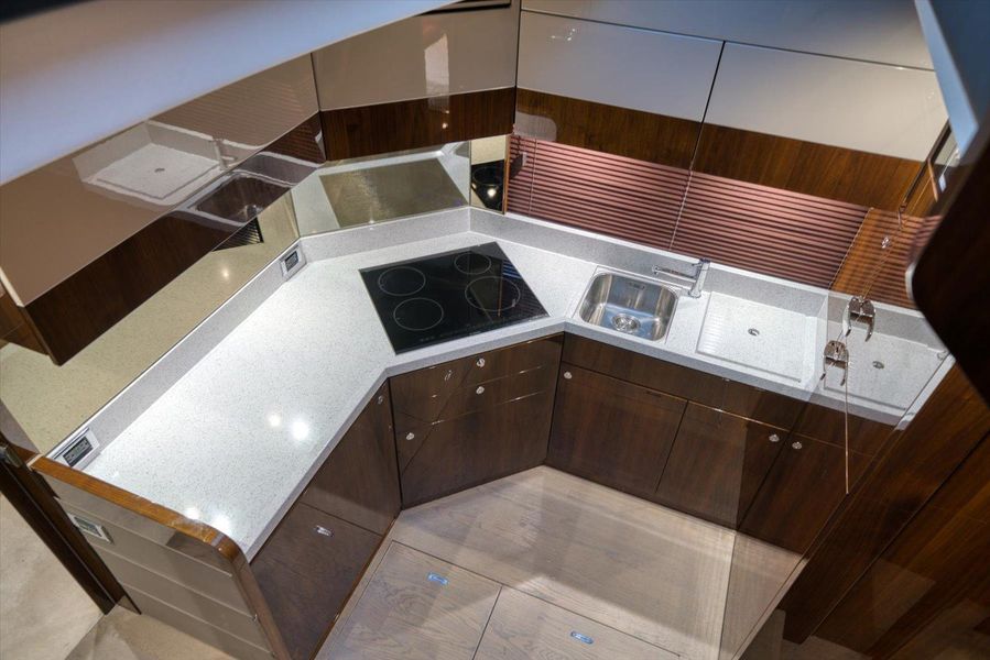 2017 Fairline 53