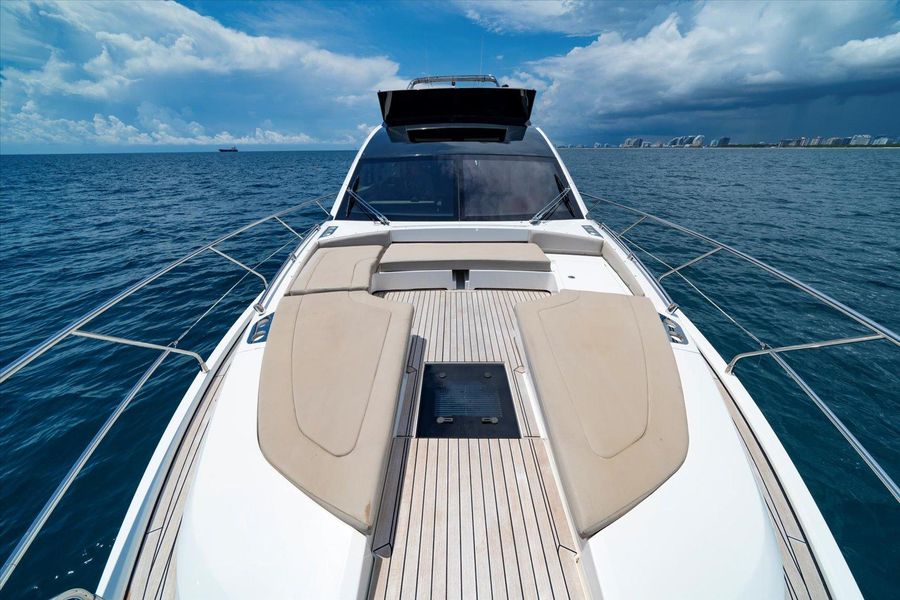 2017 Fairline 53