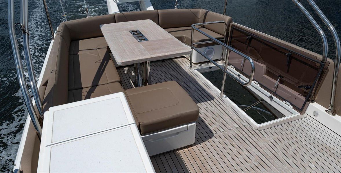 2017 Fairline 53