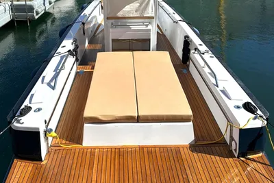 Custom UnicaT Custom Tender 12