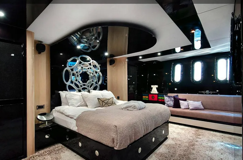 Claremont Yacht Photos Pics 