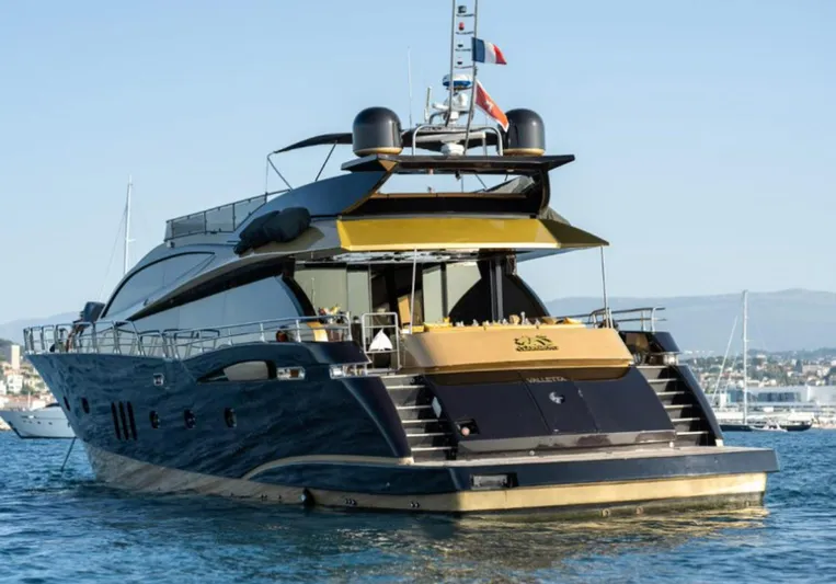 Claremont Yacht Photos Pics 