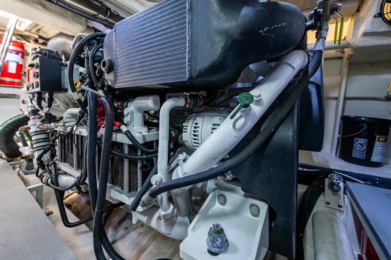  Yacht Photos Pics Engine room of 2018 Sea Ray L550 Fly yacht, showcasing detailed mechanical components.