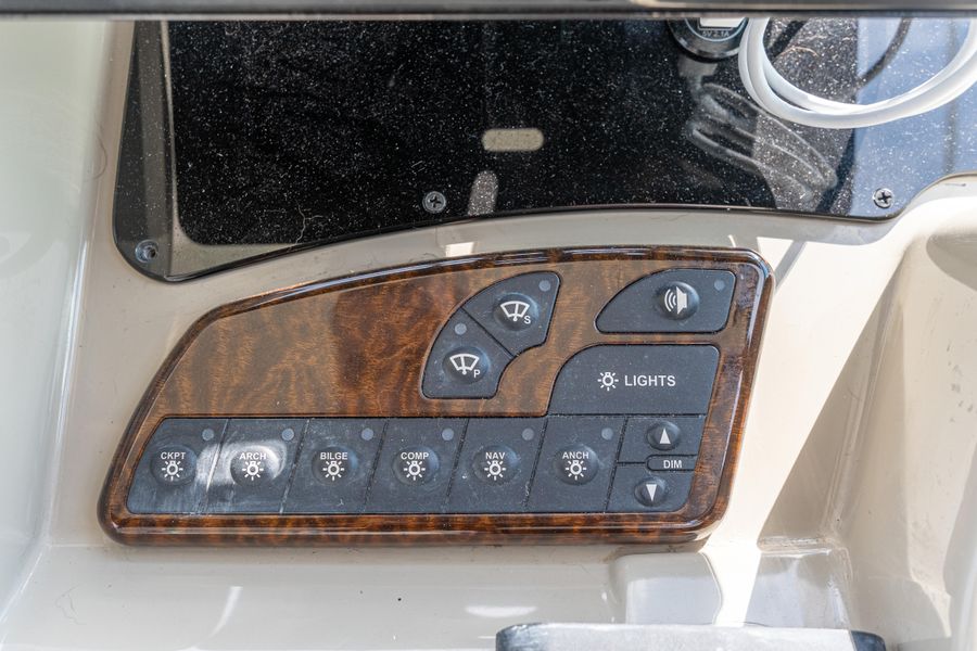 2012 Sea Ray 330 Sundancer