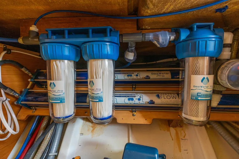 Audacity Yacht Photos Pics Water filtration system in a 2013 Lagoon 450 yacht, featuring SeaWater Pro components.