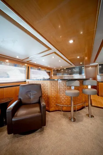 Silky Yacht Photos Pics 