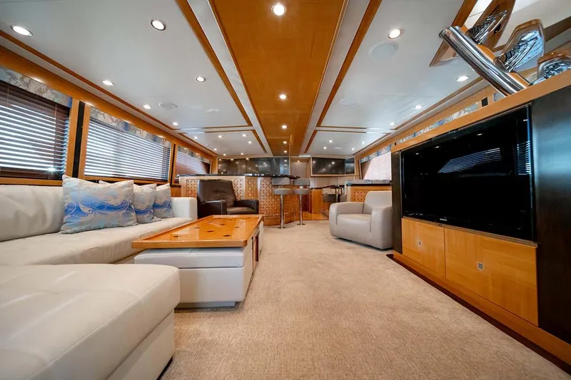 Silky Yacht Photos Pics 