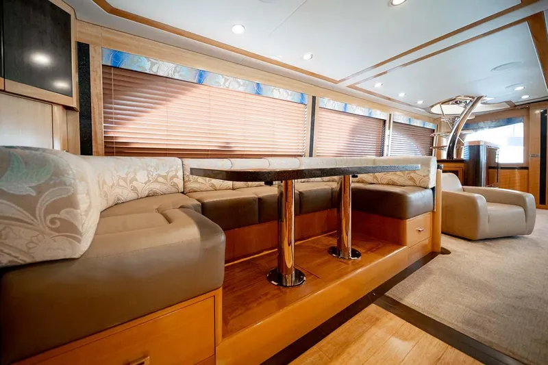 Silky Yacht Photos Pics 