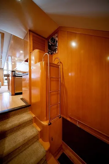 Silky Yacht Photos Pics 