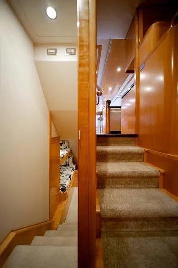 Silky Yacht Photos Pics 