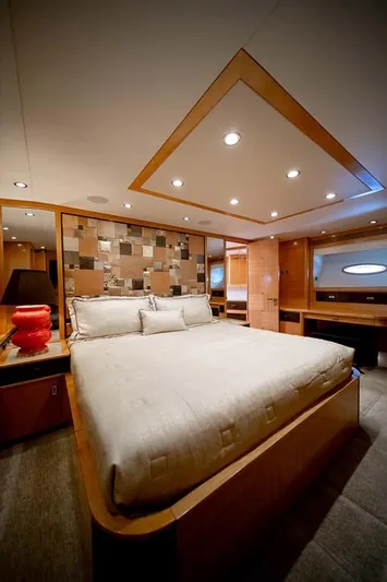 Silky Yacht Photos Pics 