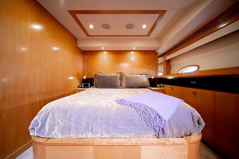 Silky Yacht Photos Pics 