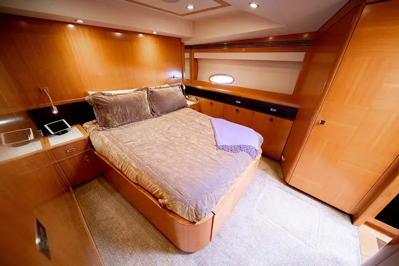 Silky Yacht Photos Pics 