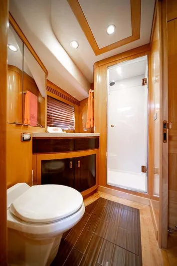 Silky Yacht Photos Pics 