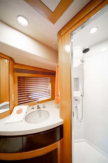 Silky Yacht Photos Pics 