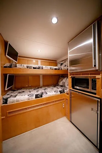 Silky Yacht Photos Pics 