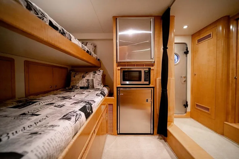 Silky Yacht Photos Pics 