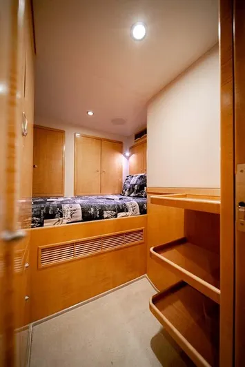 Silky Yacht Photos Pics 