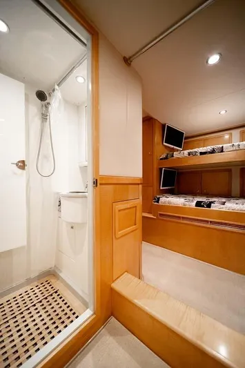 Silky Yacht Photos Pics 