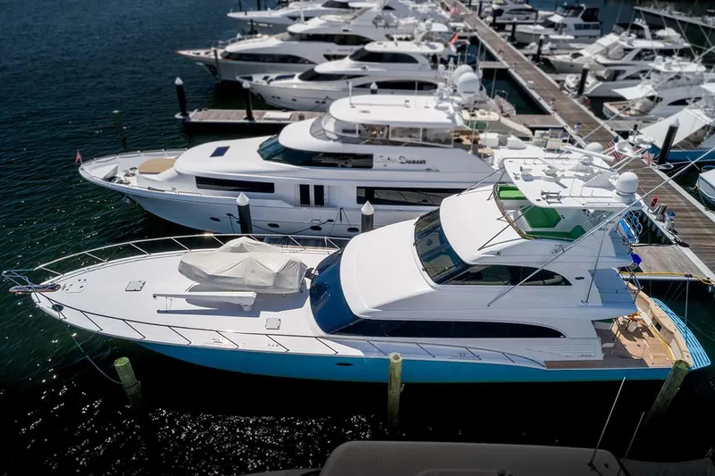 Silky Yacht Photos Pics 